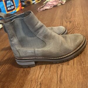 Women’s 7 timberland booties